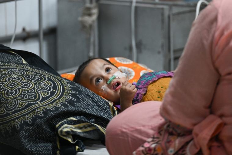 Bangladesh measles toll nears grim 1,000-child mark